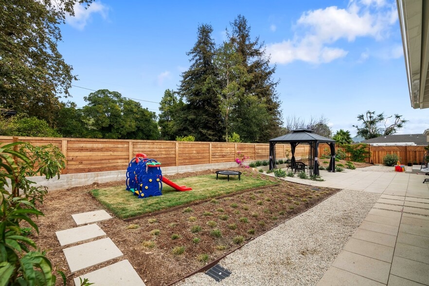 Building Photo - 3116 Calle Fresno