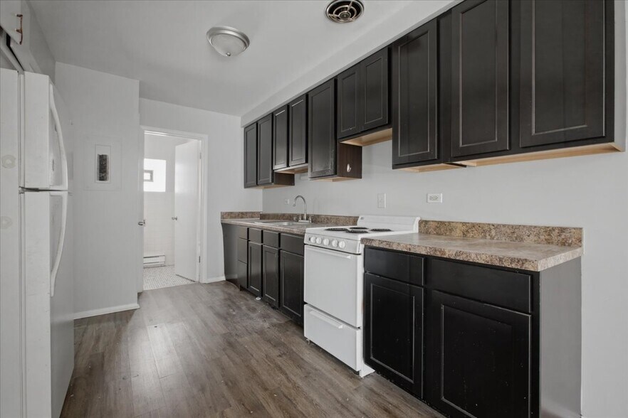 Building Photo - 6212 W 64th Pl