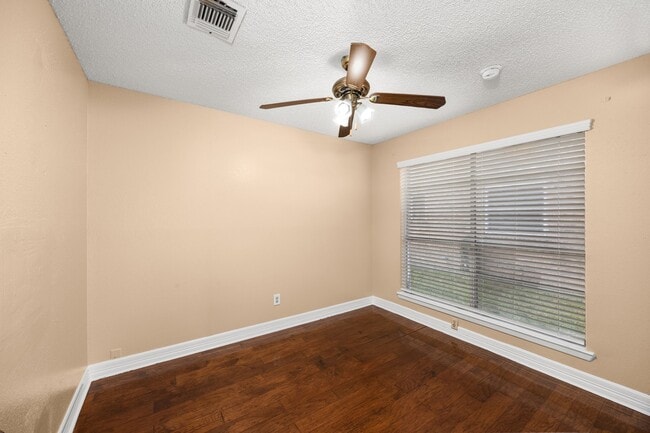 Building Photo - 1014 Three Forks Dr