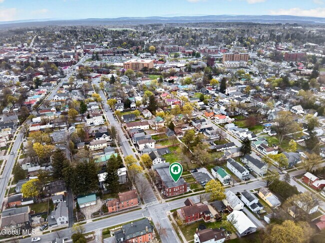 Building Photo - 194 Grand Ave