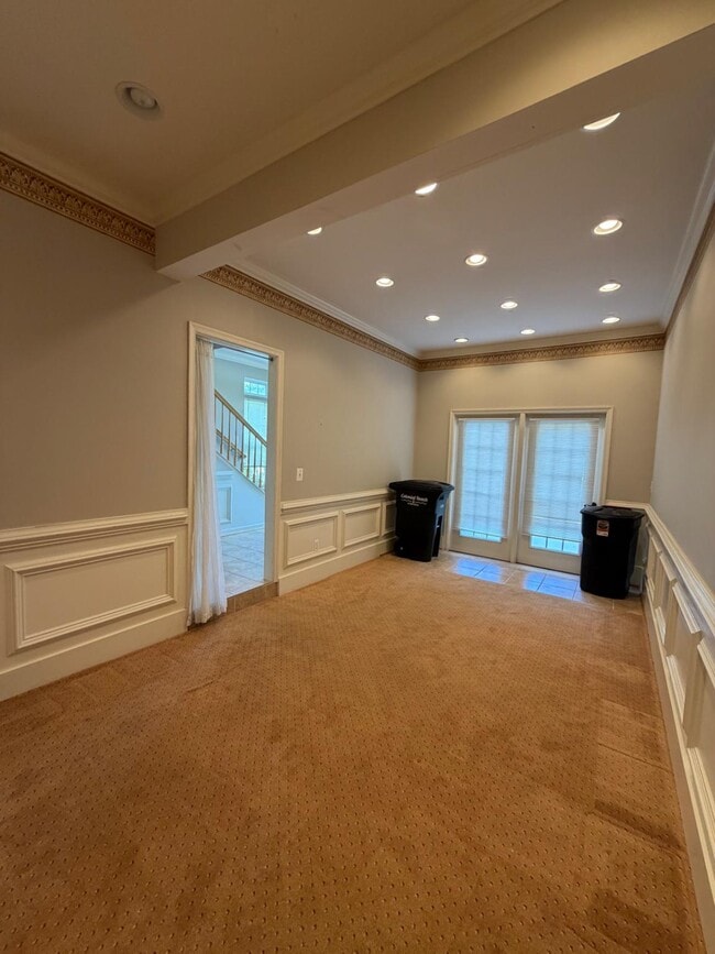 Building Photo - 701 Monroe Point Dr