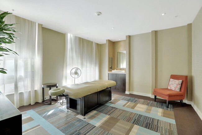 Building Photo - 550 Okeechobee Blvd