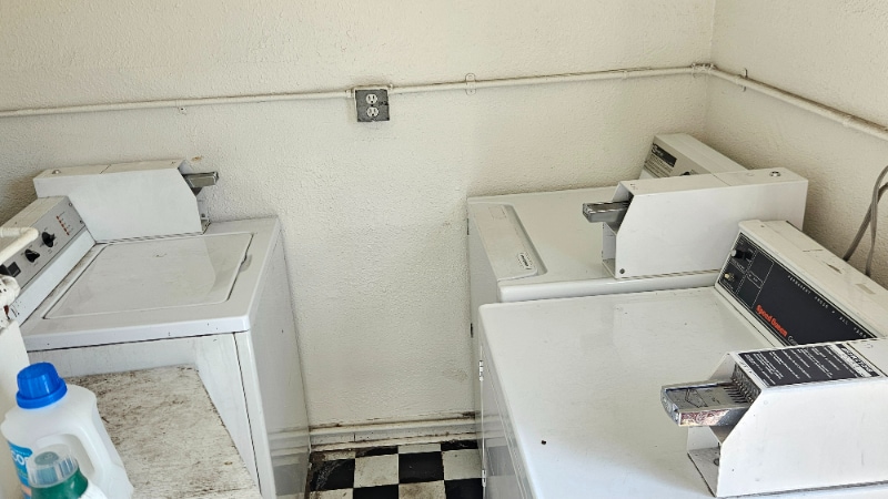 Building Photo - 1425 Echo Park Ave