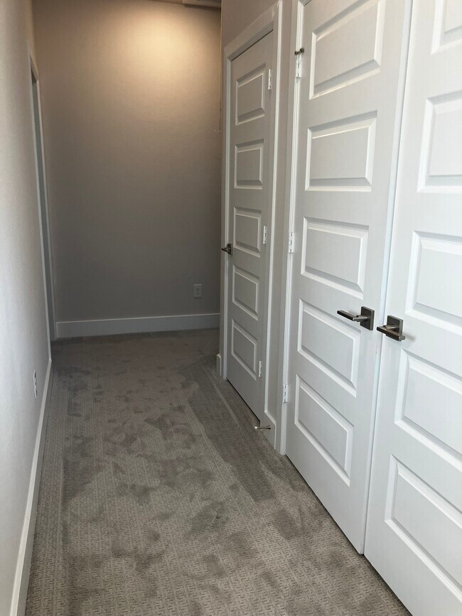 Building Photo - 1225 Marc Pl