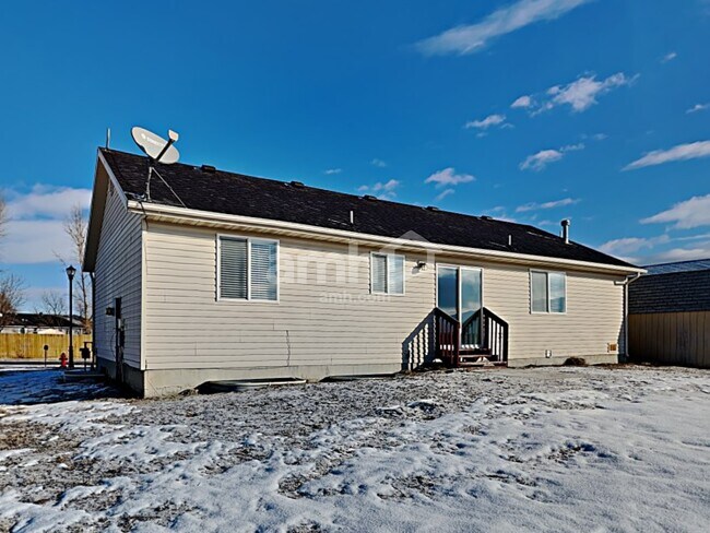 Building Photo - 1316 Osprey Way