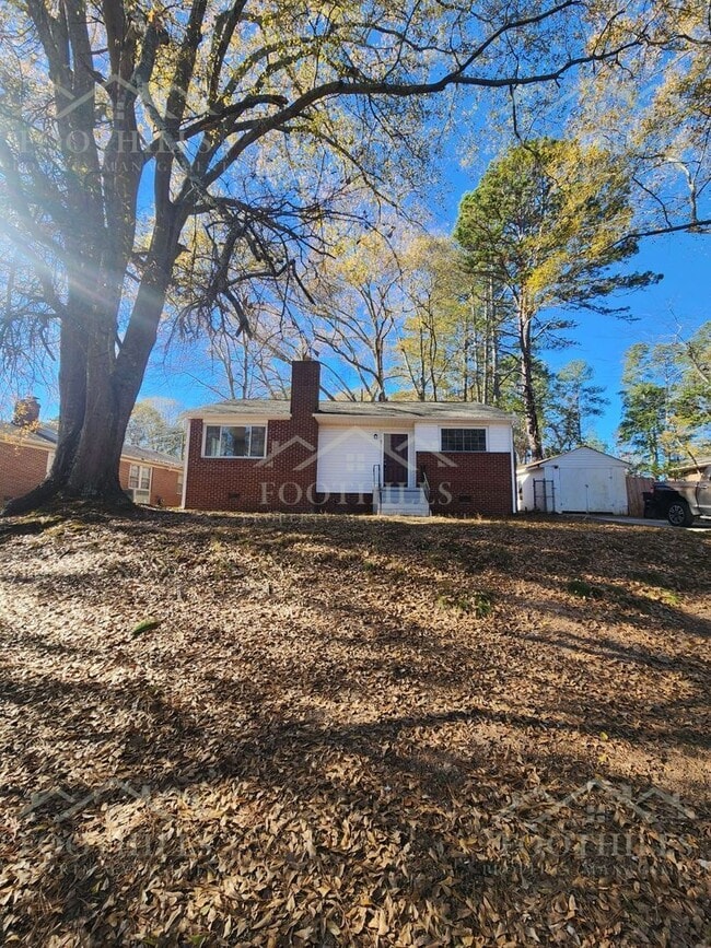 Building Photo - 301 Eskew Cir