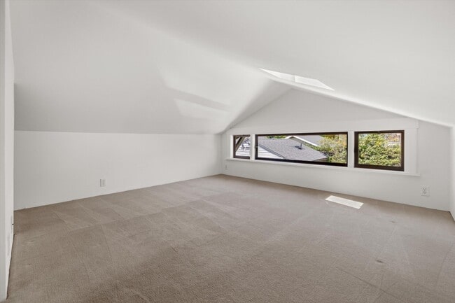 Building Photo - 517 De La Vista Ave