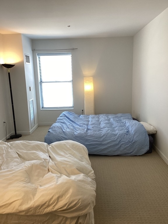 Building Photo - 16 Miner St