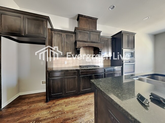 Building Photo - 2114 E 132nd St S