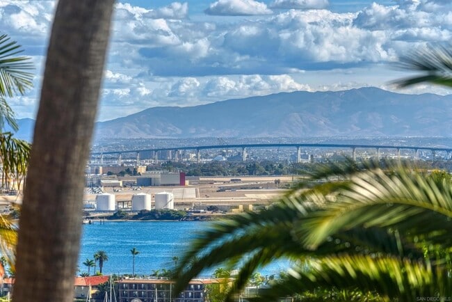 Building Photo - 3125 Qualtrough St