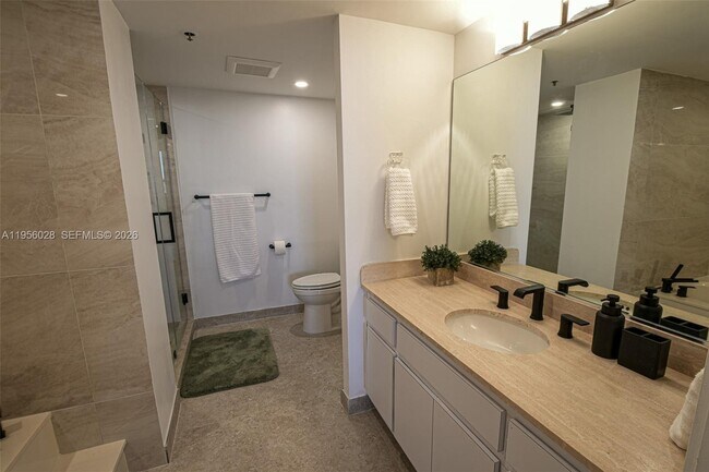 Building Photo - 251 Crandon Blvd