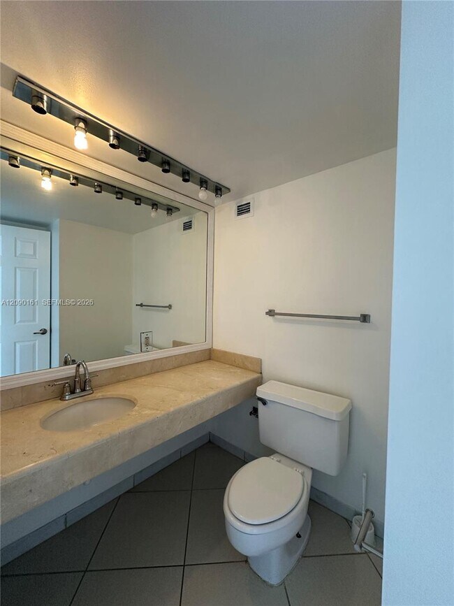 Building Photo - 6770 Indian Creek Dr