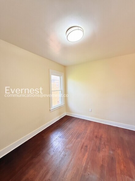 Building Photo - 15093 Petoskey Ave