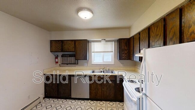 Building Photo - 345 Gahart Dr