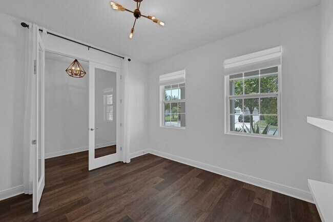 Building Photo - Gorgeous 4 bedroom/3.5 bath estate home fo...