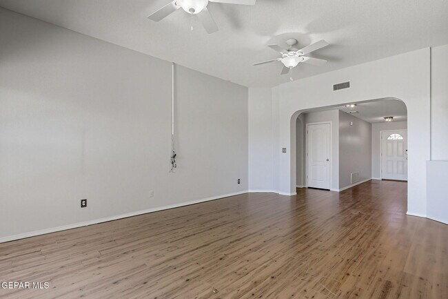 Building Photo - 6933 Jericho Tree Dr