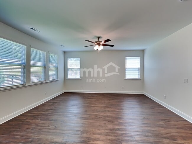 Building Photo - 5961 Hagar Vly Dr