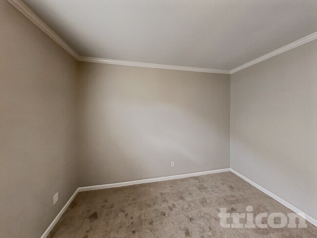 Building Photo - 401 Tortoise Ln