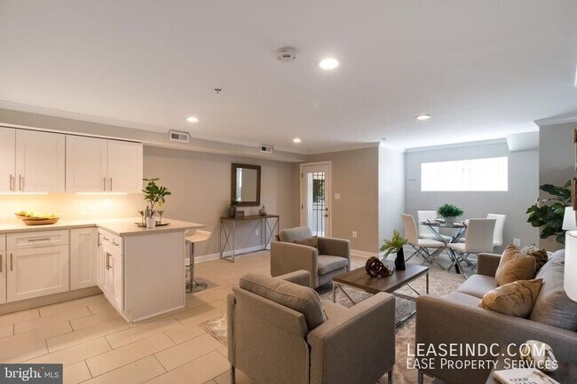 Building Photo - 1441 Clifton St NW