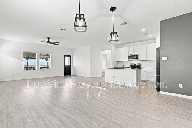 Building Photo - 5432 Cloves Cv