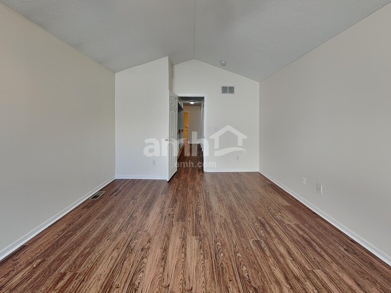 Building Photo - 821 Monarda Pl