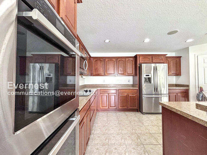 Building Photo - 2806 Polson Dr