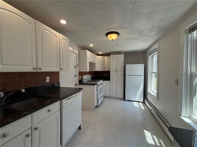 Building Photo - 712 Hope St