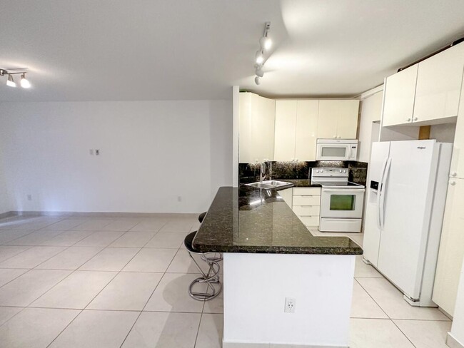 Building Photo - 50 SW 3rd Ave