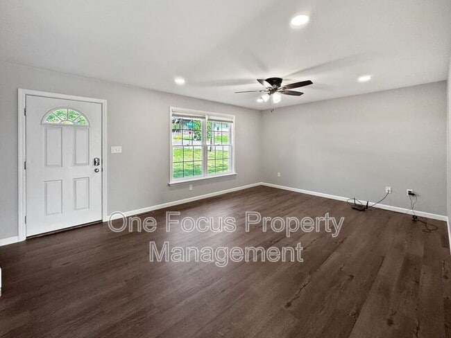 Building Photo - 556 Becker St