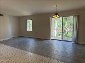 Building Photo - 3947 Del Sol Ln