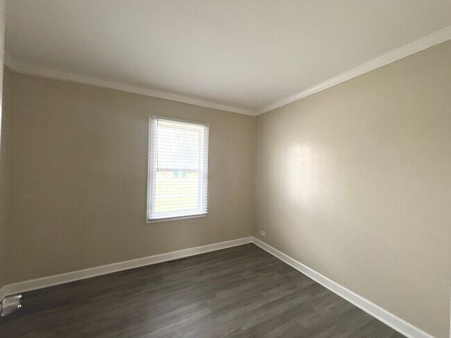 Building Photo - 206 Raupp Blvd