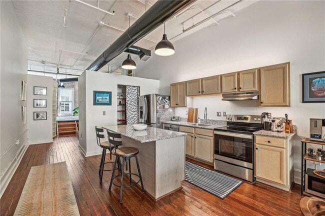 Building Photo - 215 Mitchell St SW