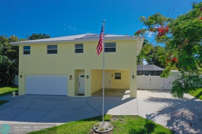 Building Photo - 4255 NE Sunset Dr