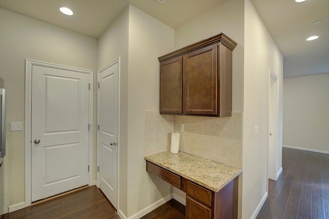 Building Photo - 4Bd/2.5Ba Lynnwood House