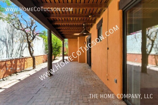 Building Photo - 1921 S Doubletree Ln