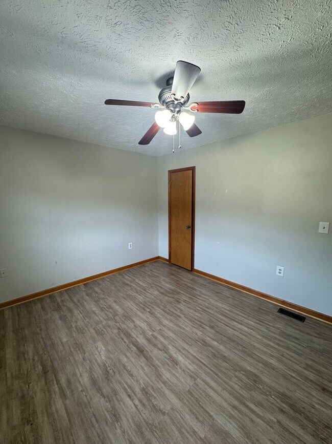 Building Photo - 4774 Mayfield Dr