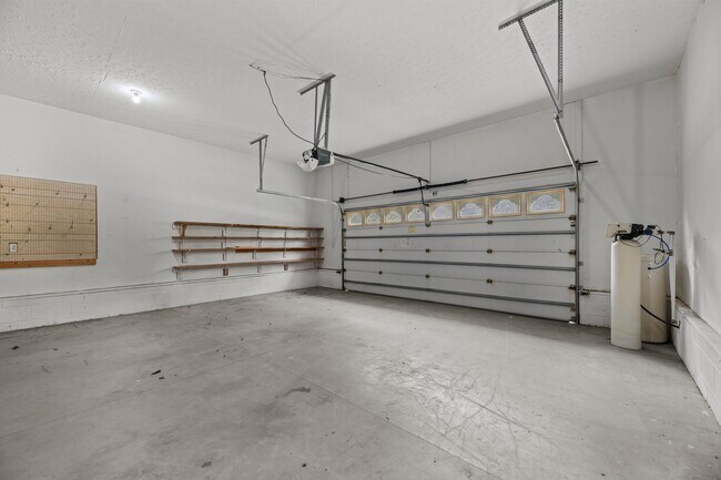 Building Photo - 506 River Rd