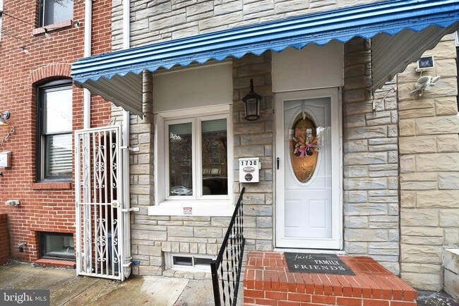 Building Photo - 1730 Gough St
