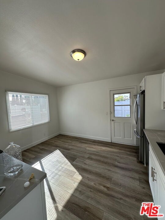 Building Photo - 2658 Santa Ana Ave