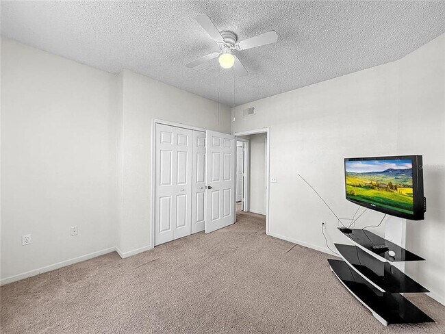Building Photo - 13025 Mulberry Park Dr