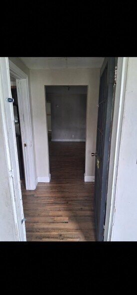 Building Photo - 1610 S Lydia Ave