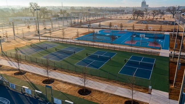 Building Photo - 966 Hangar Dr