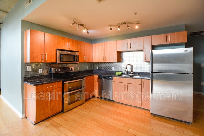 Building Photo - 1 Cool Blow St