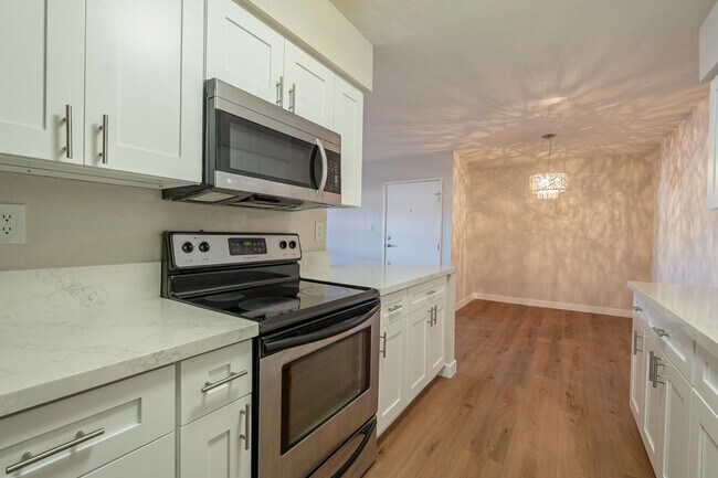 Building Photo - 5995 N 78th St