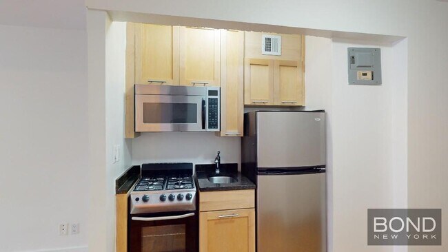 Building Photo - 236 E 36th St