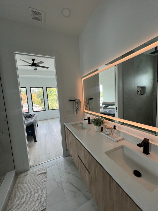 Building Photo - 1627 9th Ave N