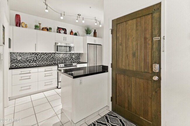 Building Photo - 11333 N 92nd St