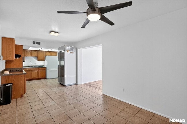 Building Photo - 3029 W Shaw Butte Dr