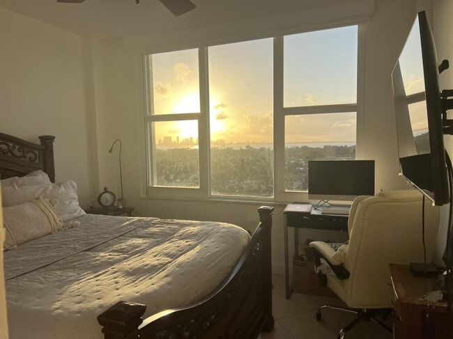 Building Photo - 5600 Collins Ave