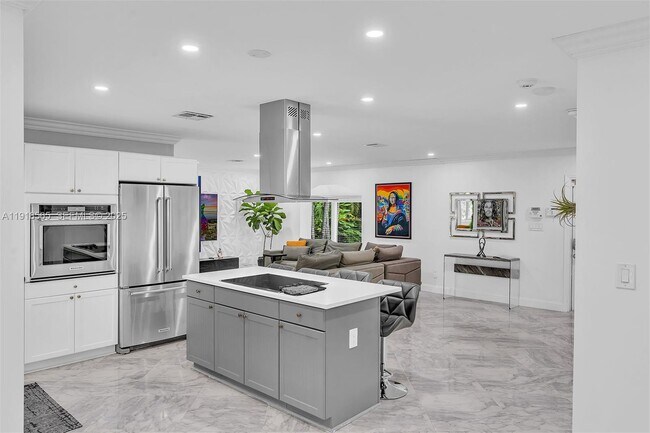 Building Photo - 2191 SW 27th Ln